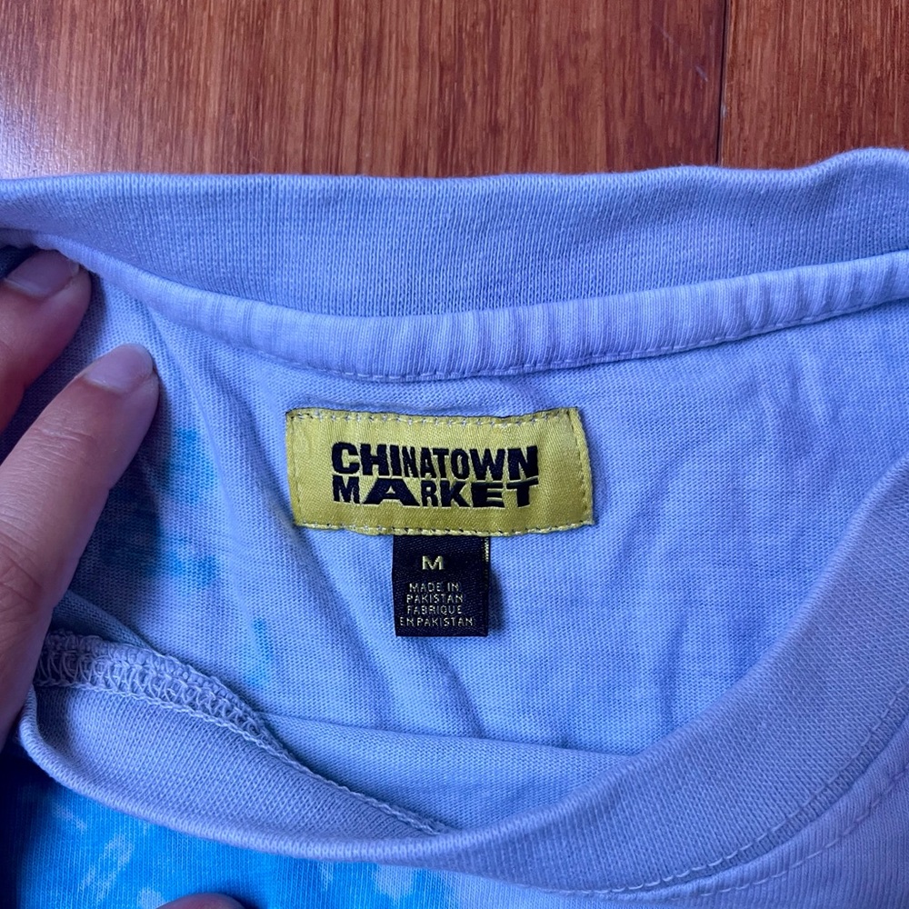 CHINATOWN MARKET BY THE WATER T-SHIRT ‘TIE DYE' - Picture 4 of 5